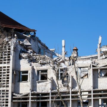 23 osoby zginęły w ataku rakietowym na dziewięciopiętrowy budynek w Humaniu.